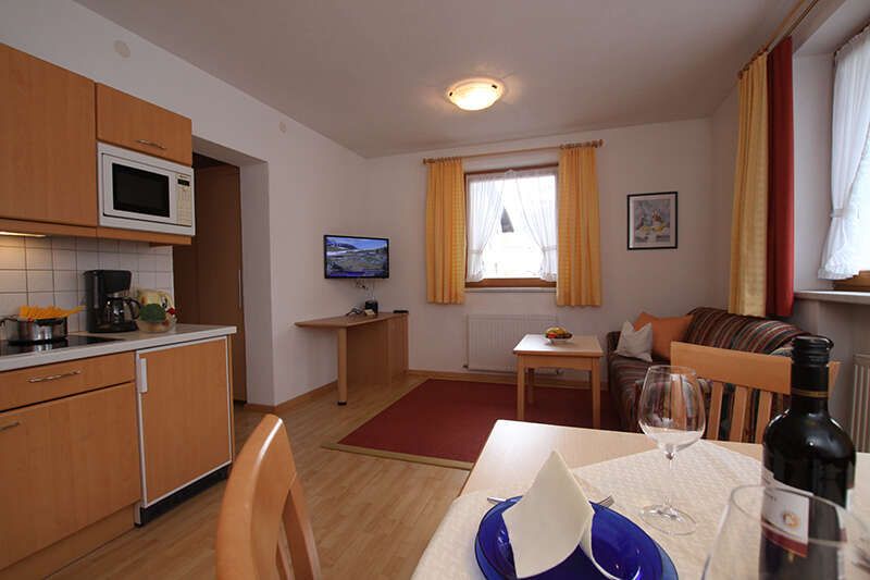Haus Vögele Appartement 3 mit Wohn-Essbereich in Serfaus
