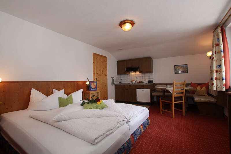 Haus Vögele Appartement 4 mit Schlafbereich, Küche und Essbereich
