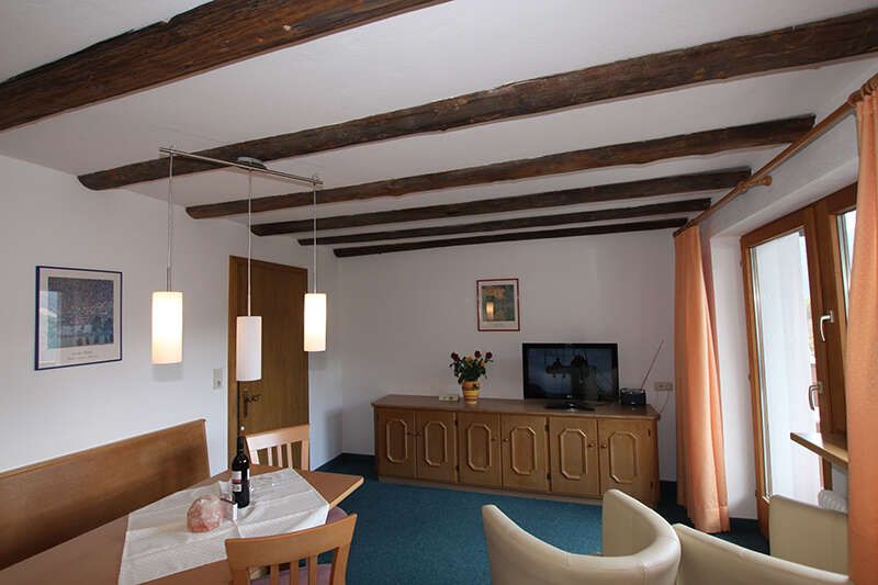 Haus Vögele Appartement 4 mit Wohnzimmer